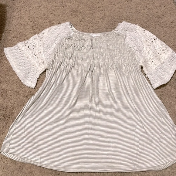 Maurice’s Size Large Crocheted Sleeves Gathered Striped Tunic Top. - Picture 5 of 6